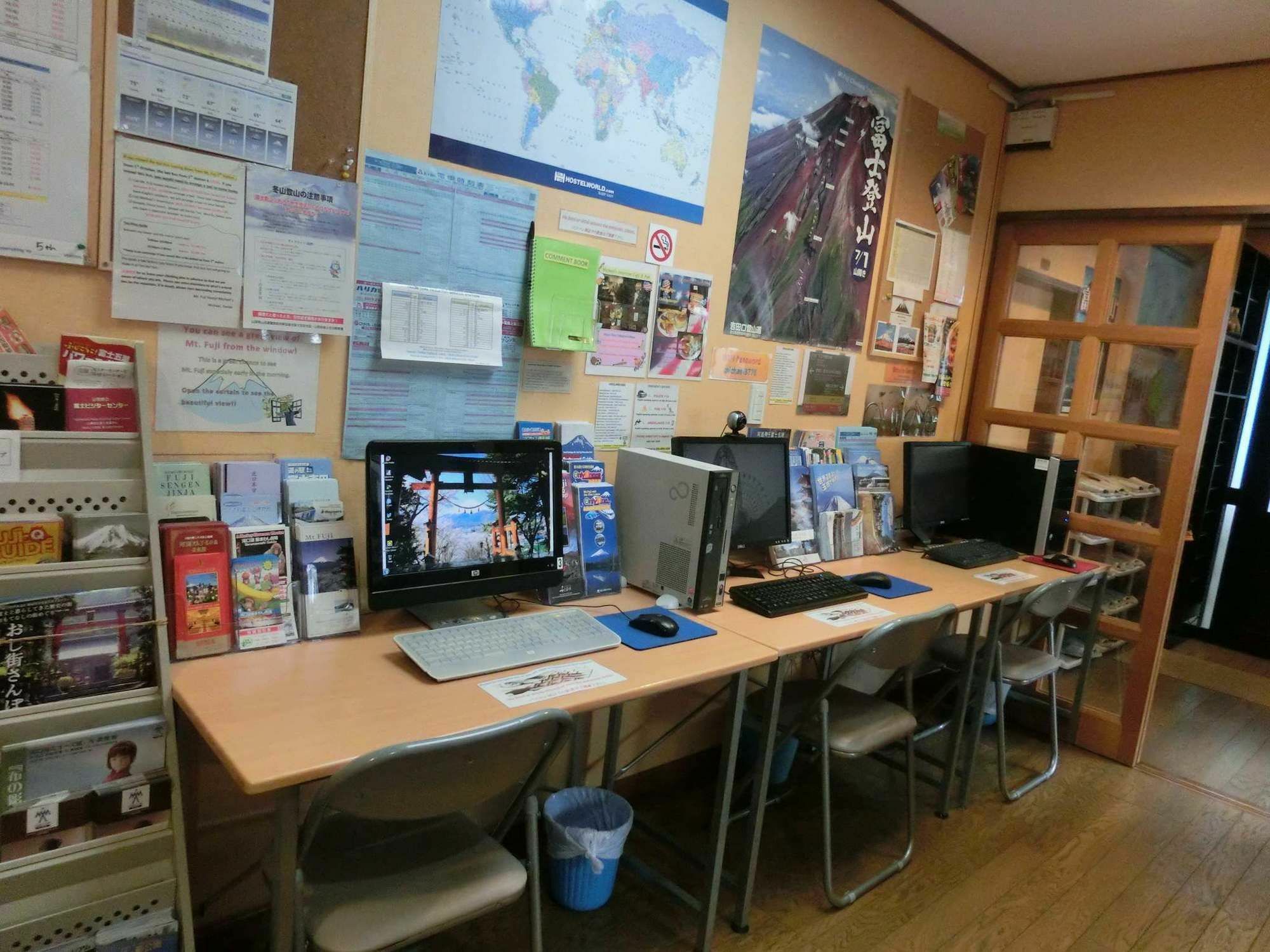 Mt Fuji Hostel Michael'S Фуджийошида Екстериор снимка